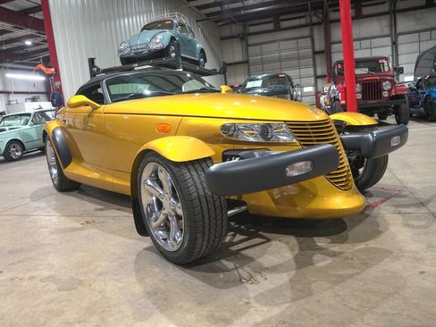 Used 2002 Chrysler Prowler RWD image 26