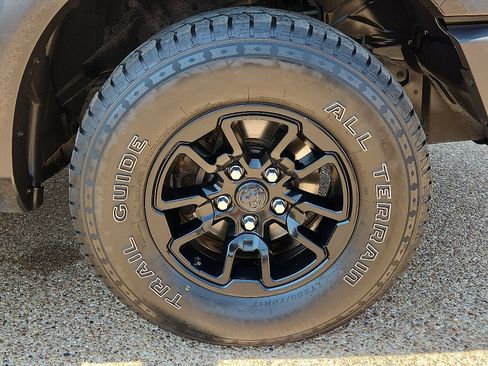 Used 2018 RAM 1500 Rebel w/ Luxury Group AWD/4WD image 8