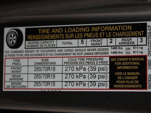 Used 2021 Nissan Titan SV w/ SV Convenience Package image 49