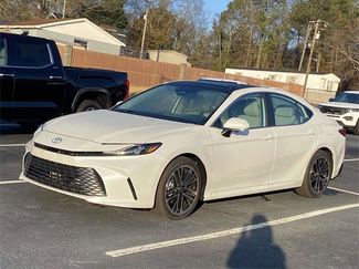 Used 2025 Toyota Camry XLE video 3