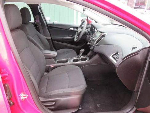 Used 2016 Chevrolet Cruze LT w/ Convenience Package image 19