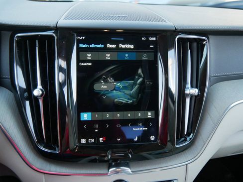 Used 2023 Volvo XC60 B5 Ultimate image 22