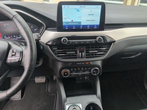 Used 2020 Ford Escape SEL image 18