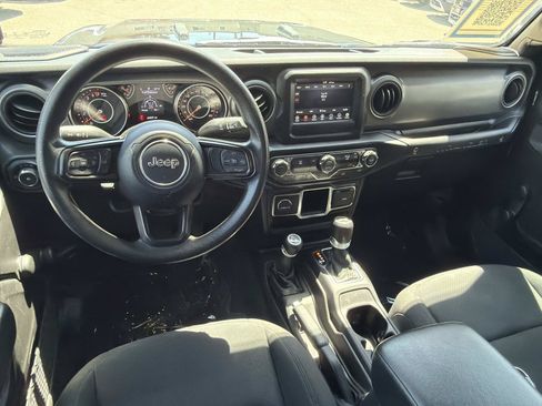 Used 2022 Jeep Wrangler Unlimited Sport AWD/4WD image 8