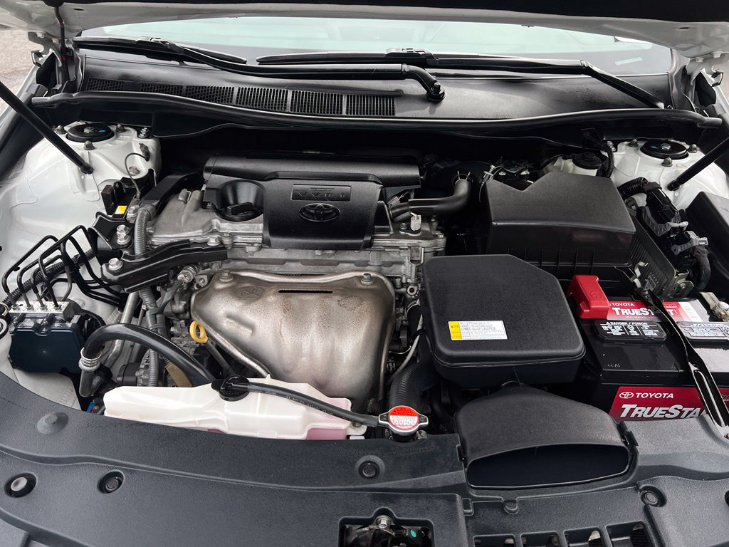 Certified 2016 Toyota Camry XSE FWD image 39
