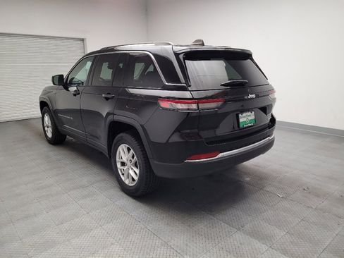 Used 2023 Jeep Grand Cherokee Laredo w/ Luxury Tech Group I RWD image 5