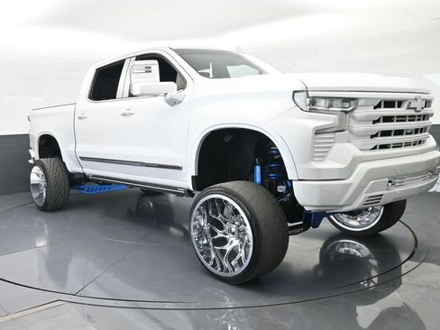 Used 2022 Chevrolet Silverado 1500 High Country image 8