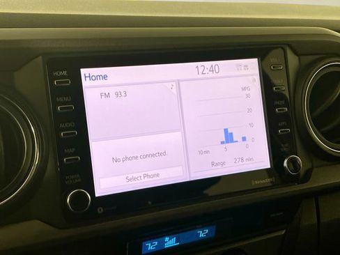 Used 2021 Toyota Tacoma TRD Off-Road w/ Technology Package image 15