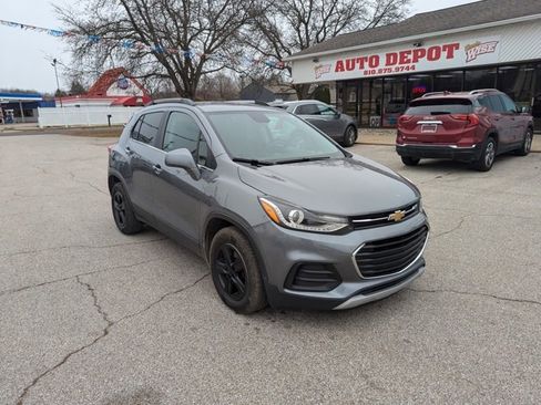 Used 2020 Chevrolet Trax LT w/ Driver Confidence Package image 1