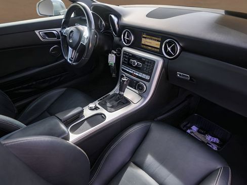 Used 2012 Mercedes-Benz SLK 350 image 24