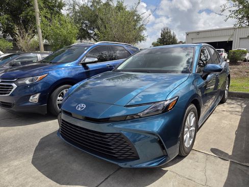 Used 2026 Toyota Camry LE image 3