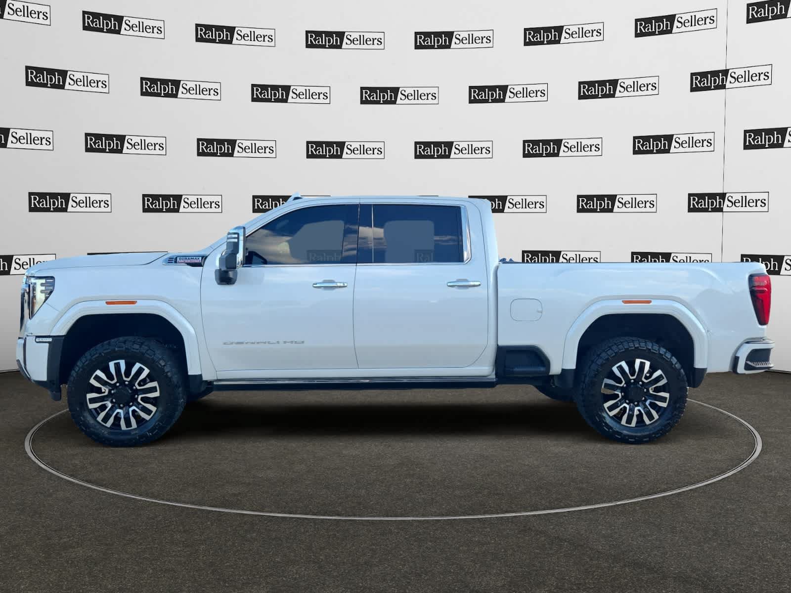 Used 2025 GMC Sierra 2500 Denali w/ Denali Reserve Package AWD/4WD image 3