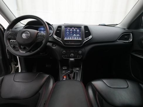 Used 2019 Jeep Cherokee Trailhawk w/ Comfort/Convenience Group AWD/4WD image 5