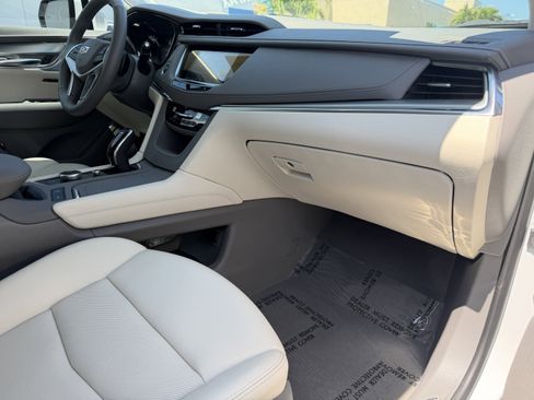 Certified 2023 Cadillac XT5 Premium Luxury FWD image 12