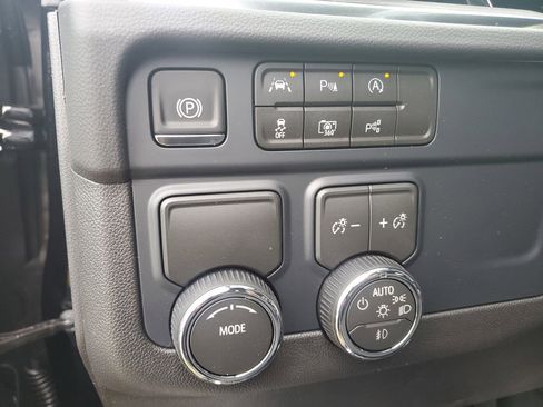 New 2026 Chevrolet Suburban LT w/ Comfort Package image 24