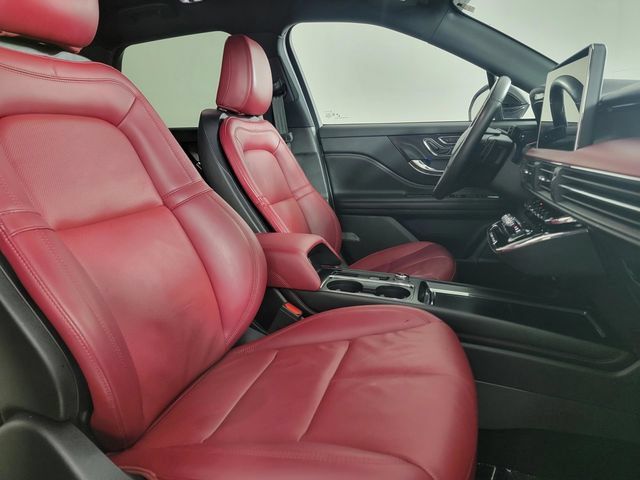 Used 2025 Lincoln Corsair Reserve AWD/4WD image 18