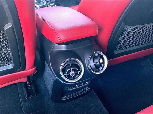 Used 2022 Alfa Romeo Stelvio Sprint image 23