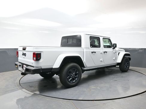 New 2026 Jeep Gladiator Sport AWD/4WD image 3