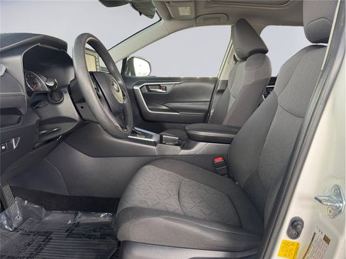 Used 2019 Toyota RAV4 XLE image 11