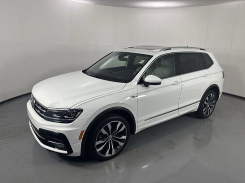 Used 2021 Volkswagen Tiguan SEL Premium R-Line AWD/4WD image 32