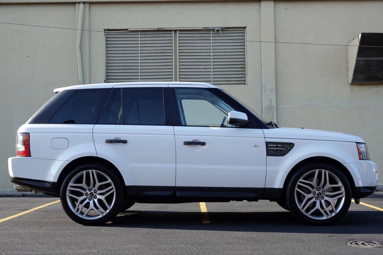 Used 2011 Land Rover Range Rover Sport Supercharged AWD/4WD image 24
