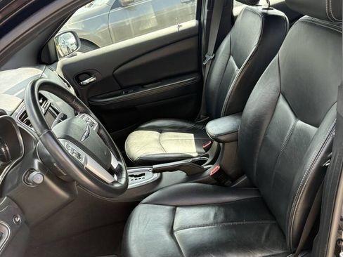Used 2012 Chrysler 200 Limited FWD image 6
