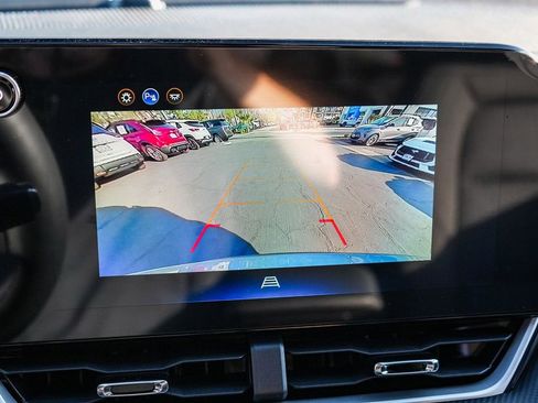 New 2026 Chevrolet Equinox LT FWD image 24