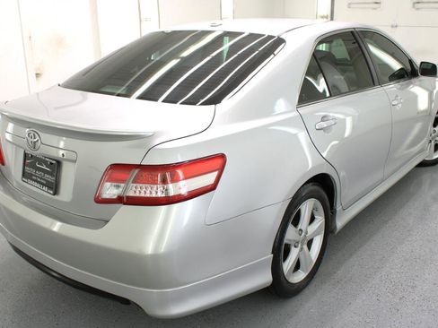 Used 2010 Toyota Camry SE image 30
