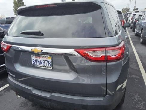 Used 2021 Chevrolet Traverse LS FWD image 4