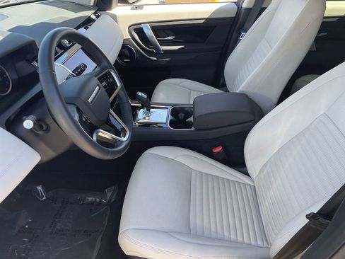 Used 2023 Land Rover Discovery Sport SE image 18