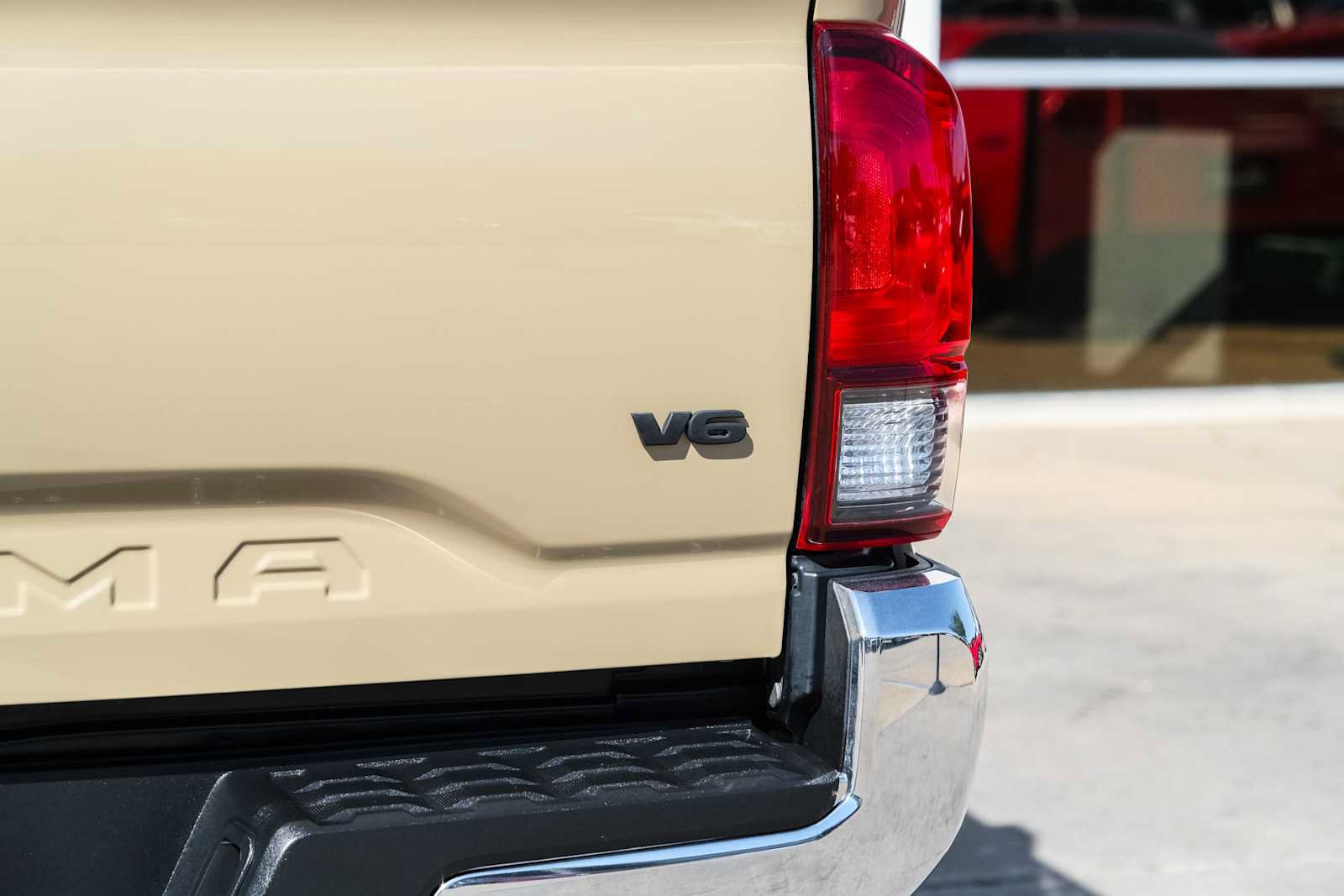 Used 2019 Toyota Tacoma TRD Off-Road AWD/4WD image 13
