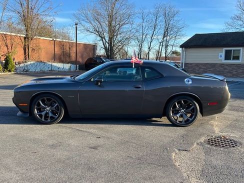 Used 2019 Dodge Challenger R/T image 8
