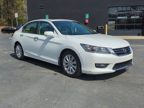 Used 2014 Honda Accord EX image 3