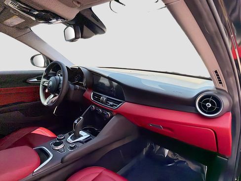 Used 2021 Alfa Romeo Giulia Sprint w/ Sun & Sound Package image 13