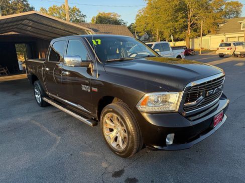 Used 2017 RAM 1500 Limited image 2