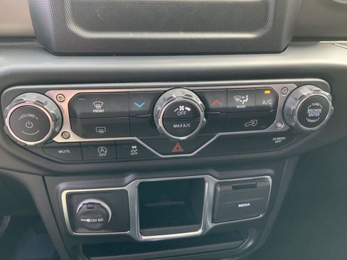 Used 2022 Jeep Wrangler Unlimited Sport AWD/4WD image 39