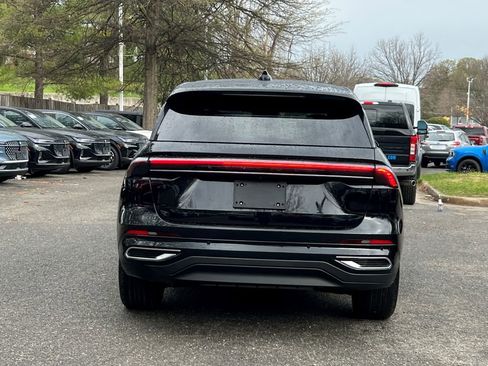 Used 2025 Lincoln Nautilus Premier w/ Equipment Group 102A image 6