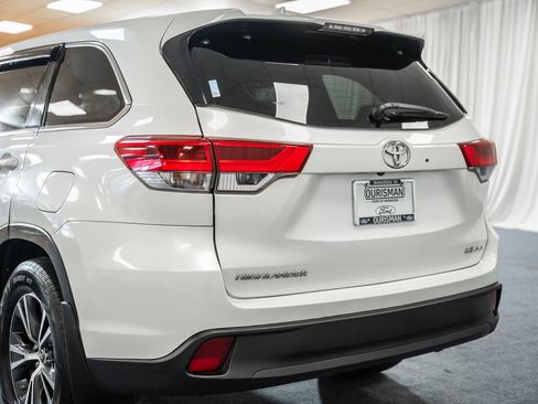 Used 2017 Toyota Highlander Plus w/ Protection Package #3 image 6