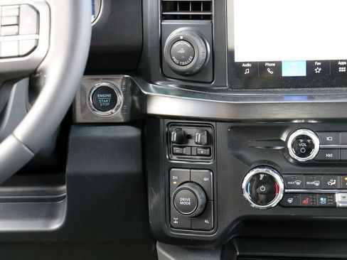 New 2026 Ford F250 Lariat w/ Black Appearance Package AWD/4WD image 34