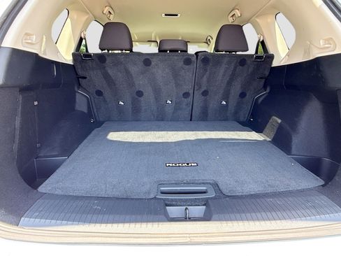 Used 2024 Nissan Rogue S FWD image 12