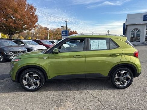 Certified 2022 Hyundai Venue SEL w/ Cargo Package image 18