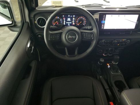 New 2025 Jeep Gladiator Sport image 14