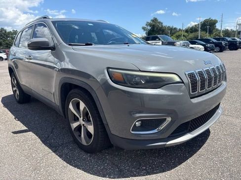 Used 2019 Jeep Cherokee Limited FWD image 3