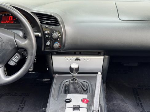 Used 2004 Honda S2000 image 22