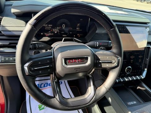 Used 2025 GMC Acadia AT4 w/ Super Cruise Package image 11