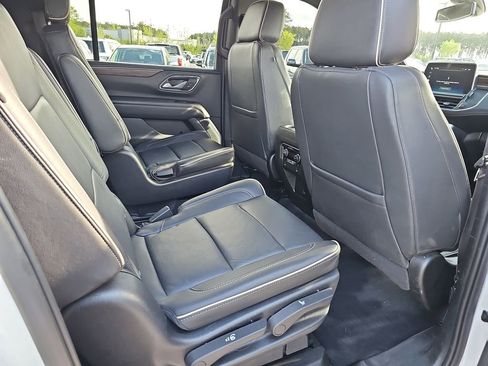 Used 2022 Chevrolet Suburban Premier RWD image 14