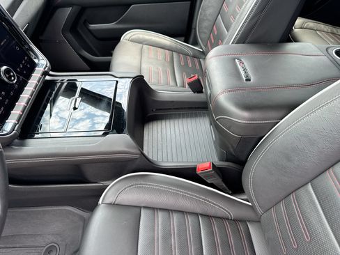 Used 2025 GMC Yukon AT4 Ultimate AWD/4WD image 22