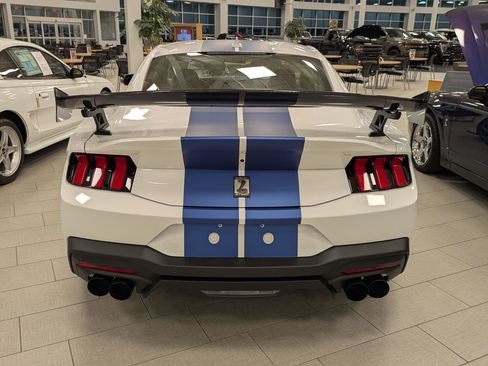 Used 2025 Ford Mustang GT Premium w/ GT Performance Package RWD image 4