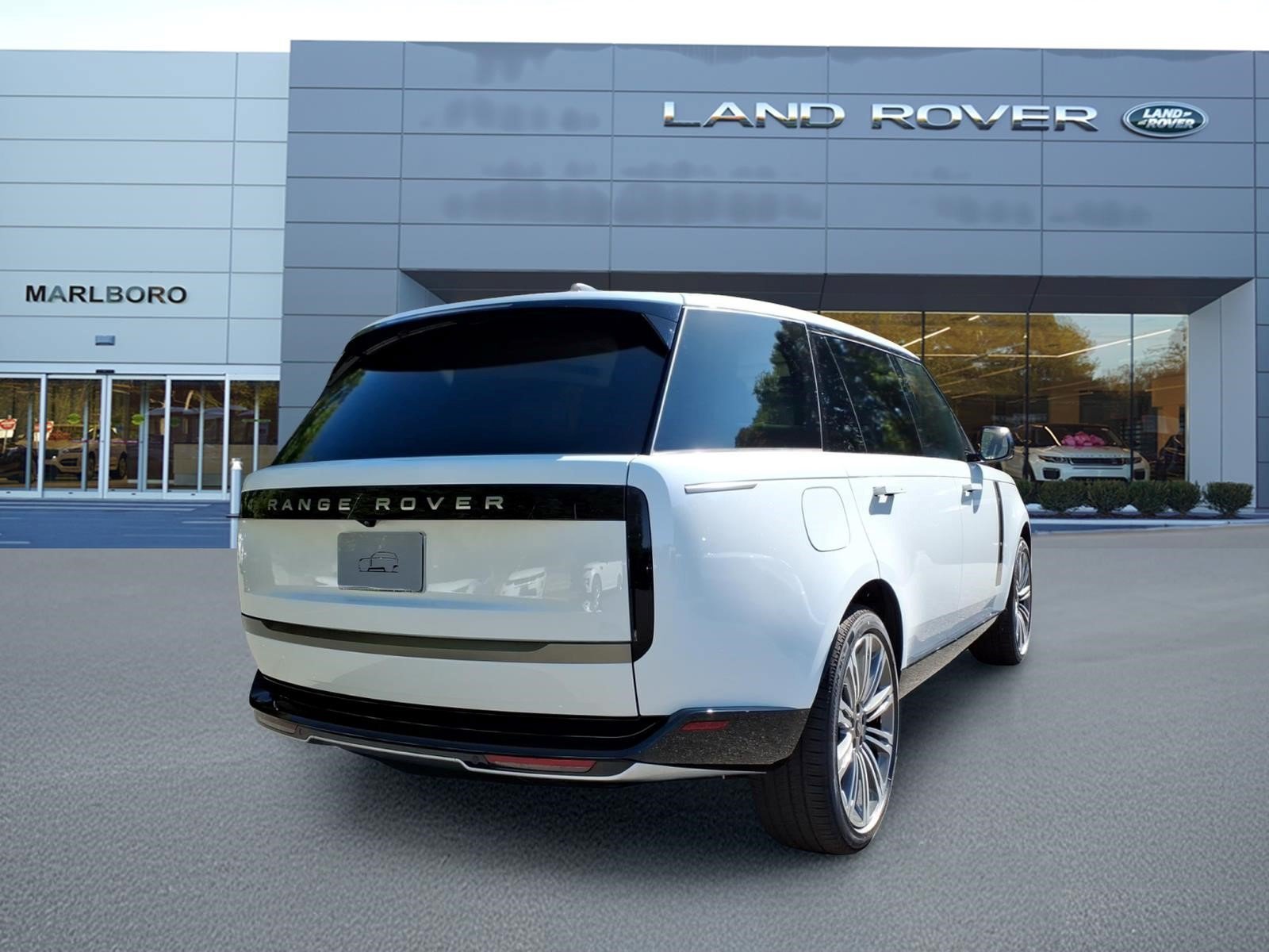 New 2027 Land Rover Range Rover Long Wheelbase SE AWD/4WD image 2