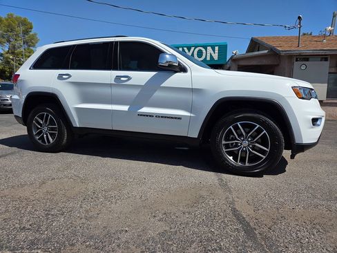 Used 2017 Jeep Grand Cherokee Limited w/ Trailer Tow Group IV AWD/4WD image 7